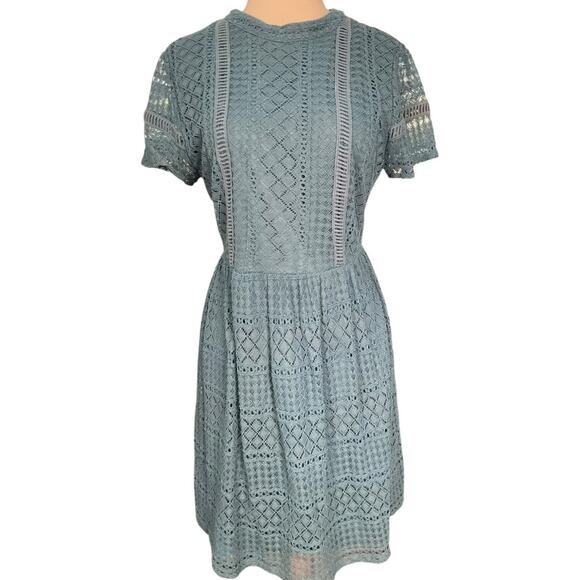 Francesca's Blue Lace Short SleeveDress Zip Back High Neck Size Large Stunning - Picture 5 of 11